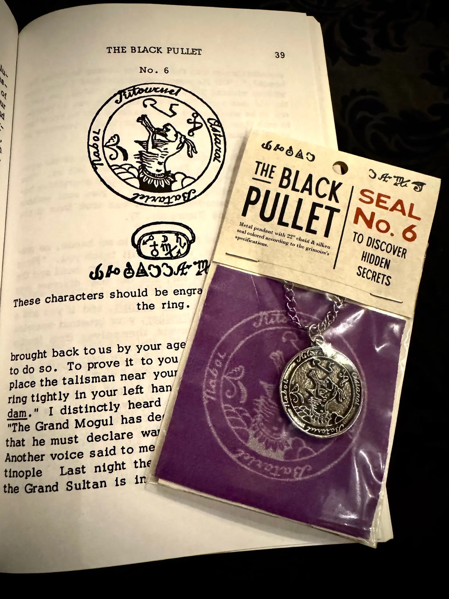 Black Pullet Seal No. 6 Medallion and Patch