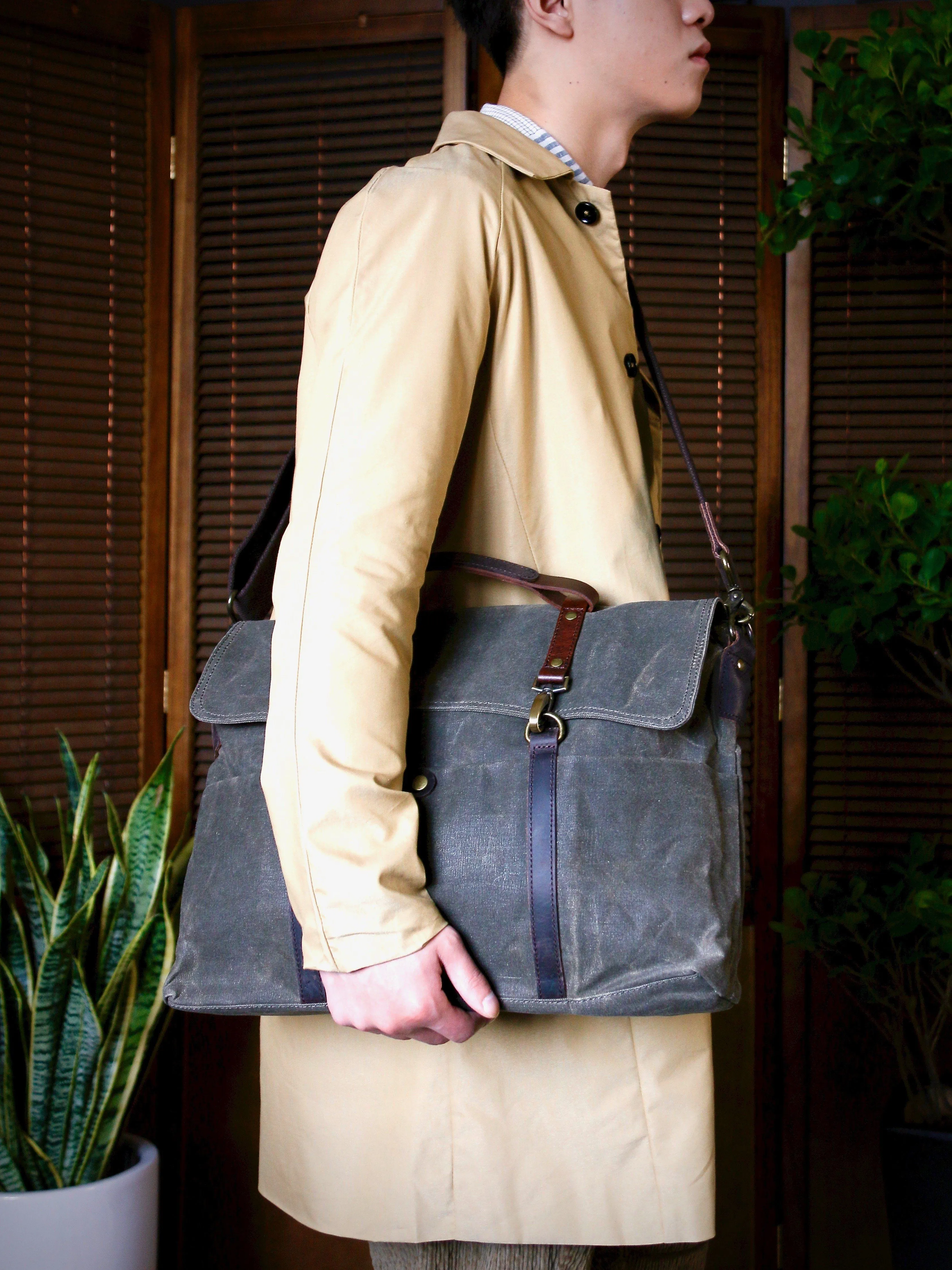 Camel Classical Cambridge Messenger