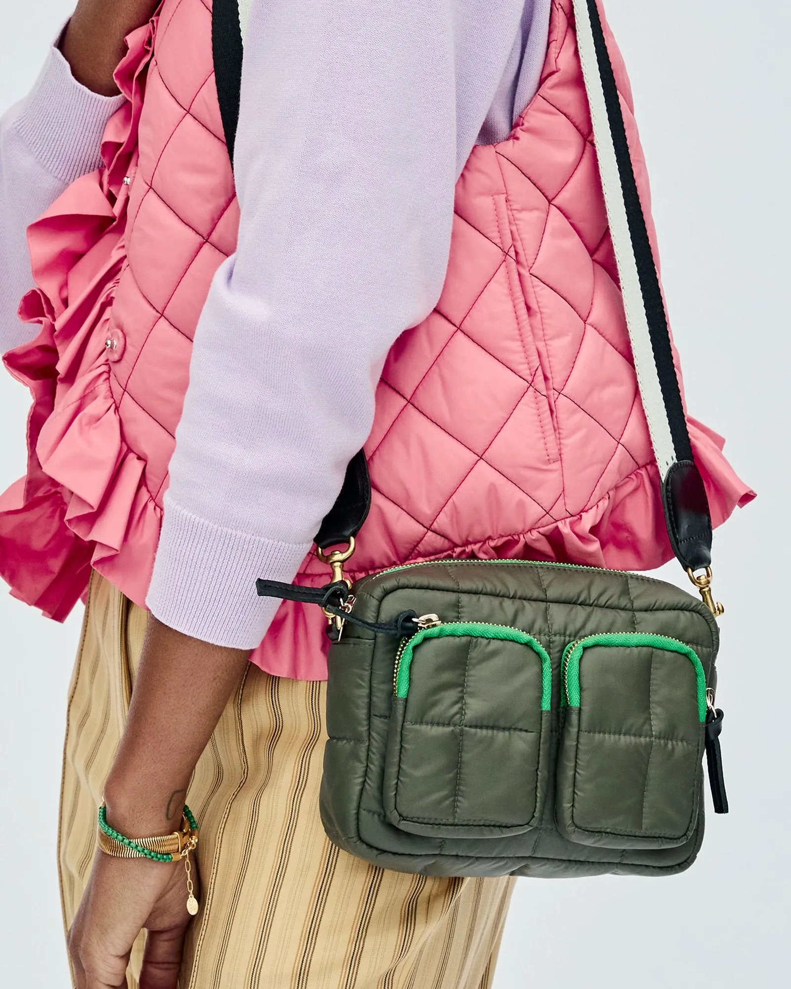 Clare V. - Midi Sac Sportif in Army Quilted Puffer