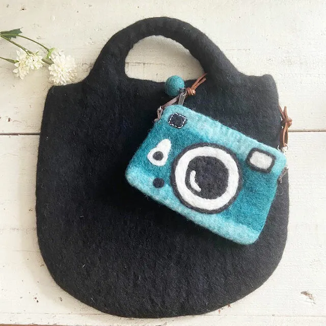 Daisy | Handmade Felt Camera Pouch