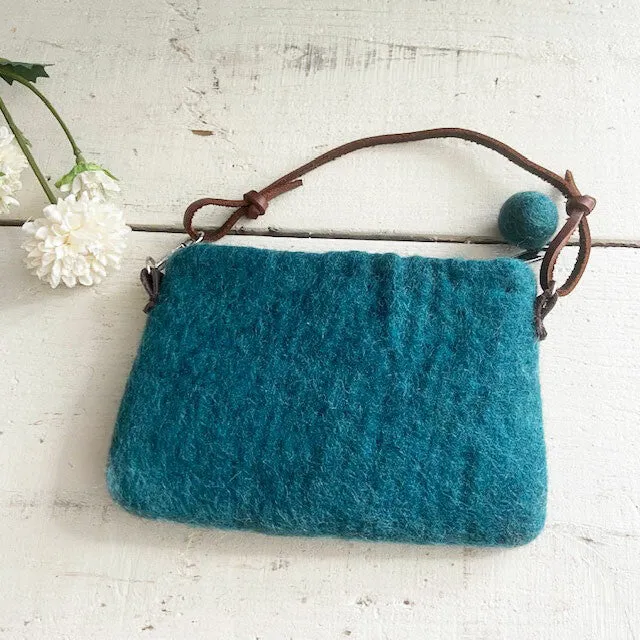 Daisy | Handmade Felt Camera Pouch