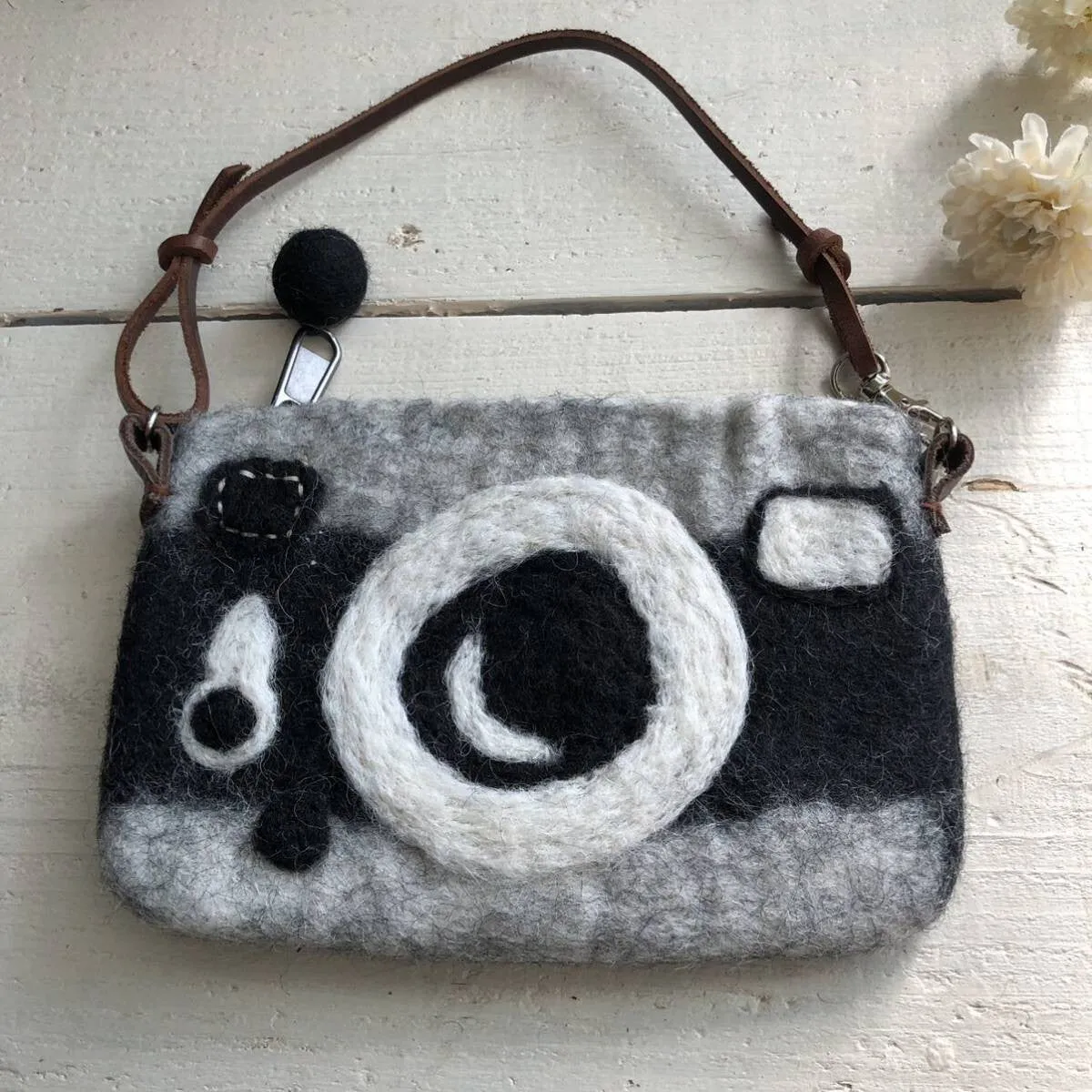 Daisy | Handmade Felt Camera Pouch