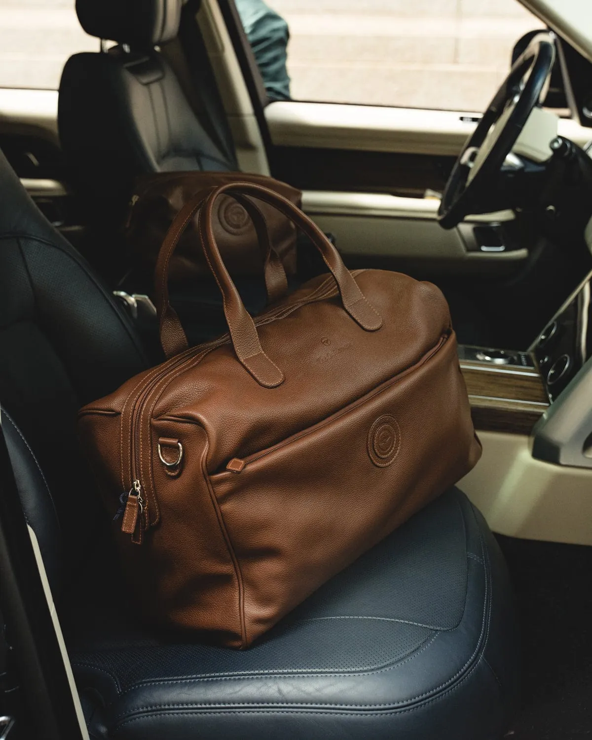 GLOBETROTTER - Full-grain Leather Duffle Bag - Walnut Brown