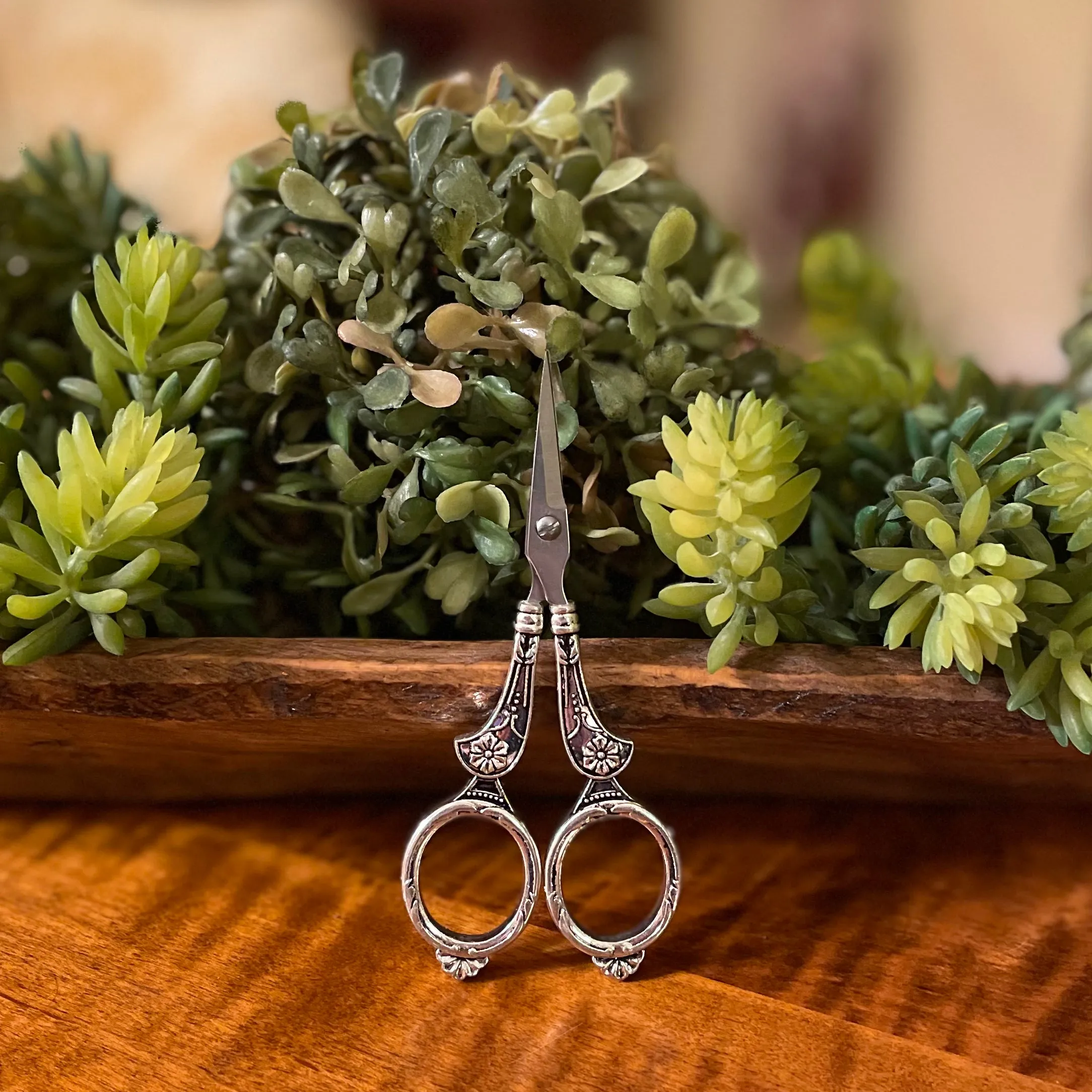 Grand Est Scissors ~ Antique Silver