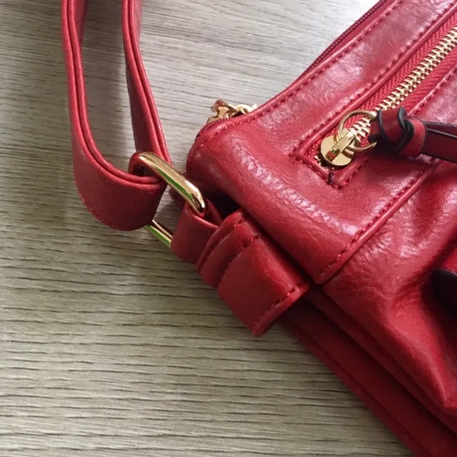 LARGE RED TURN LOCK MULTI COMPARTMENT CROSS BODY SHOULDER BAG WITH LONG STRAP