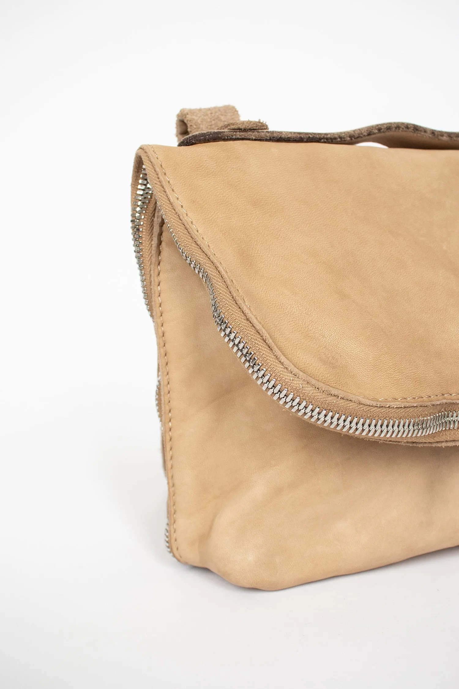 M100 Messenger Bag in CO166T Light Brown