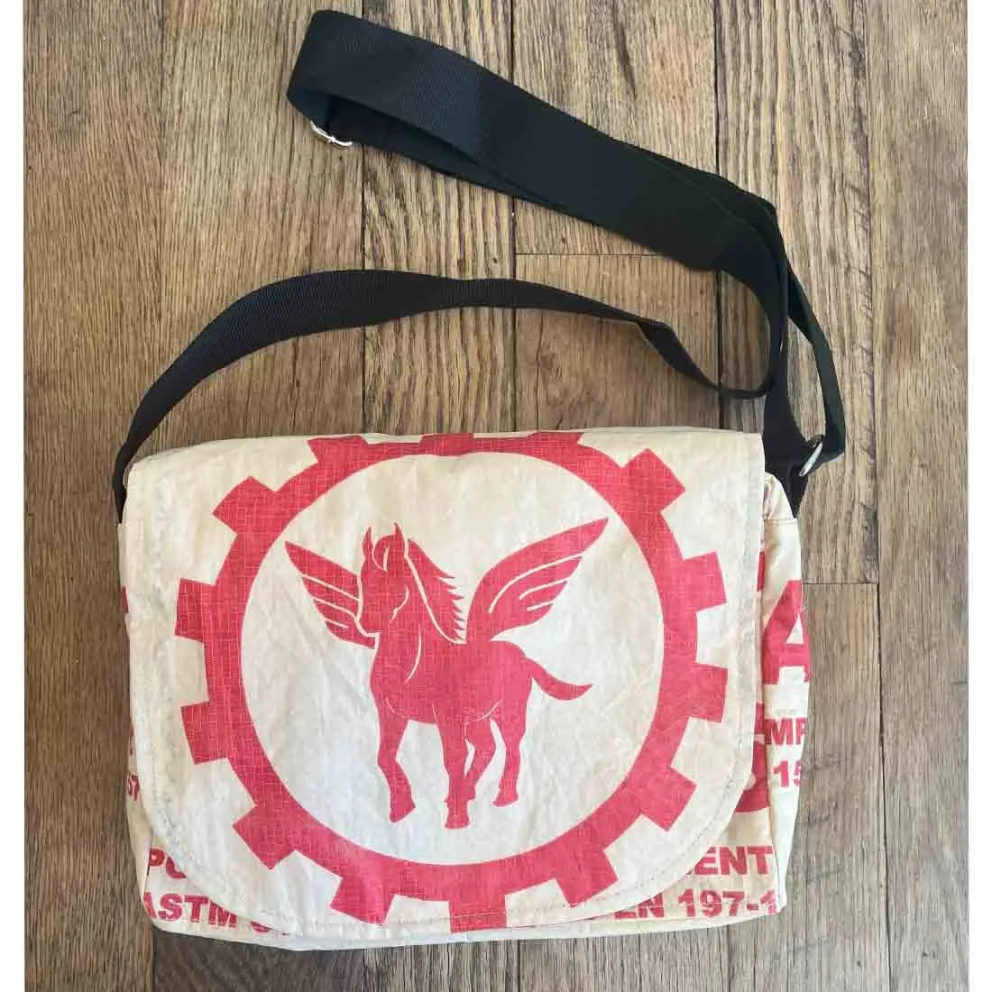 Pegasus Small Messenger Bag