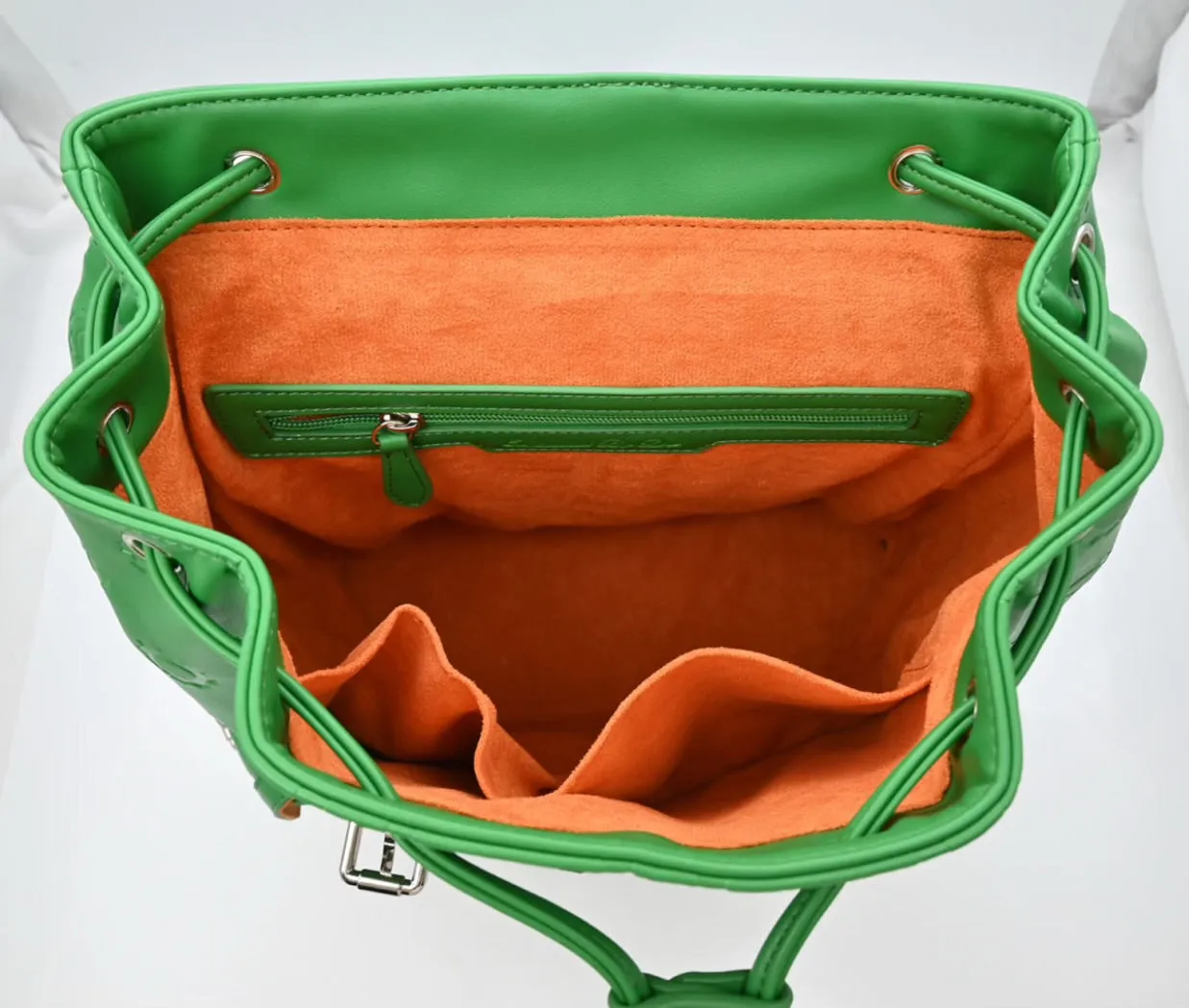 "Travel Gear" Backpack (BOTTEGA GREEN)