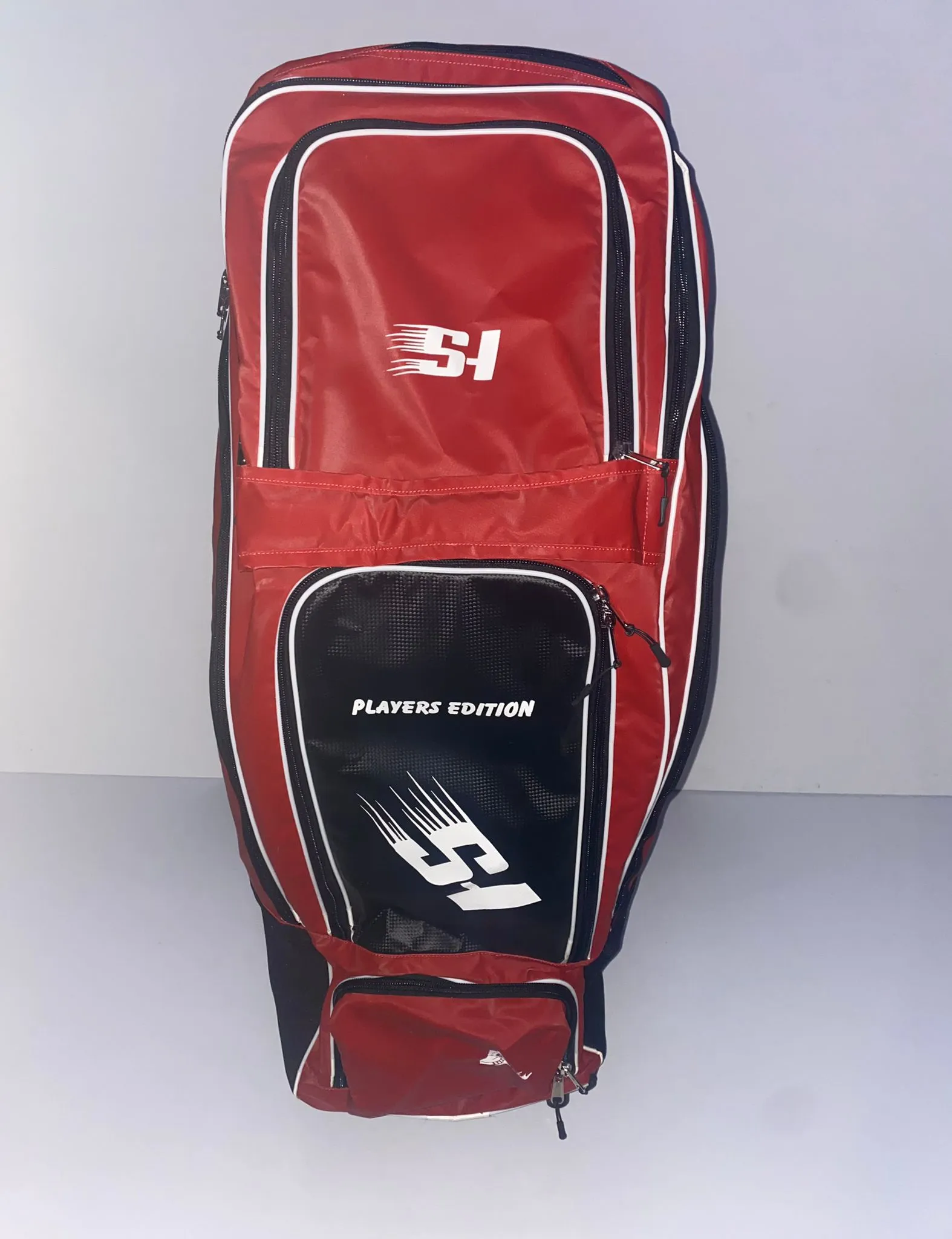 SPORTS HUB PLAYERS EDITION KIT BAG (WHEELIE CUM DUFFLE)