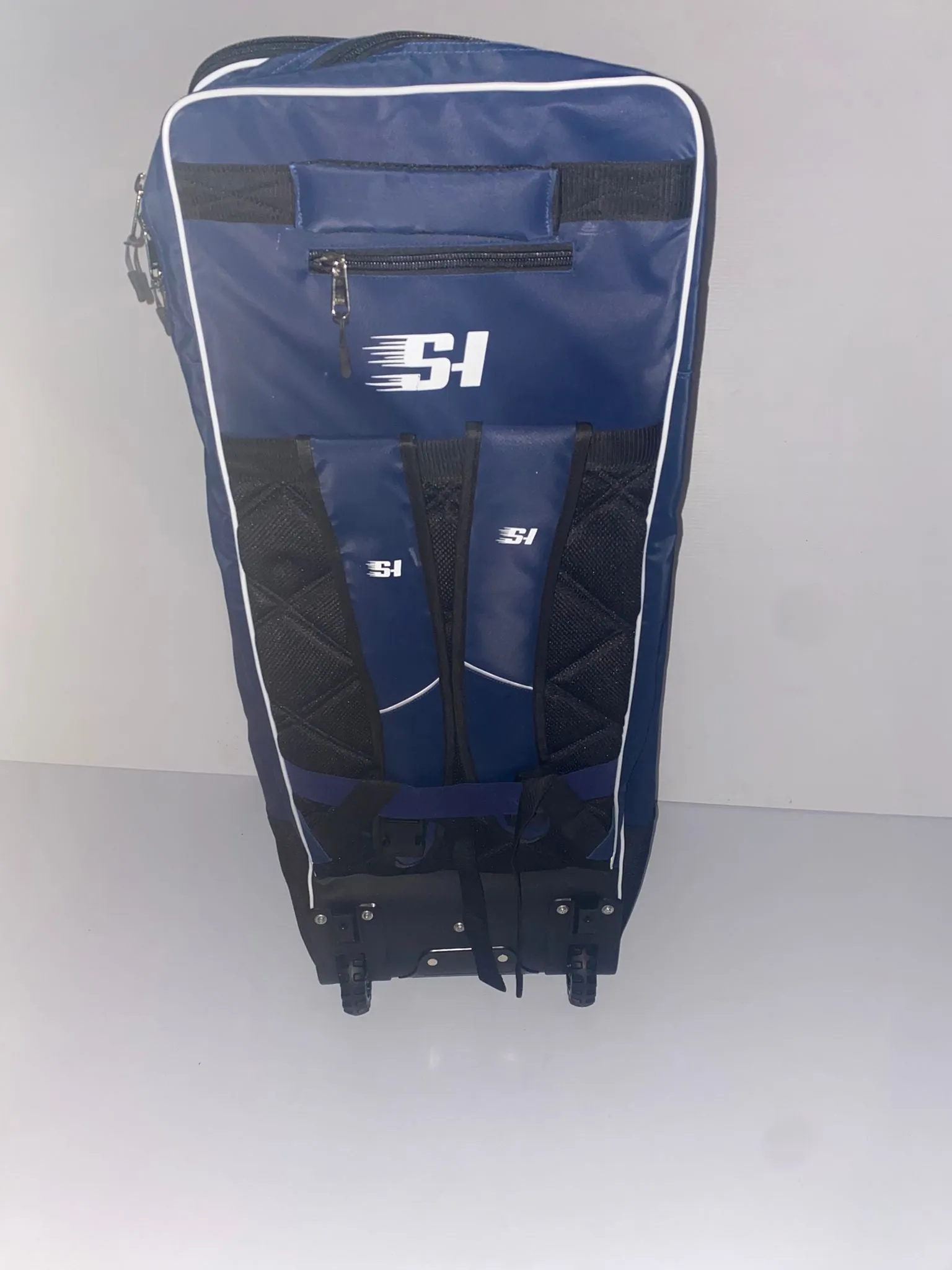 SPORTS HUB PLAYERS EDITION KIT BAG (WHEELIE CUM DUFFLE)