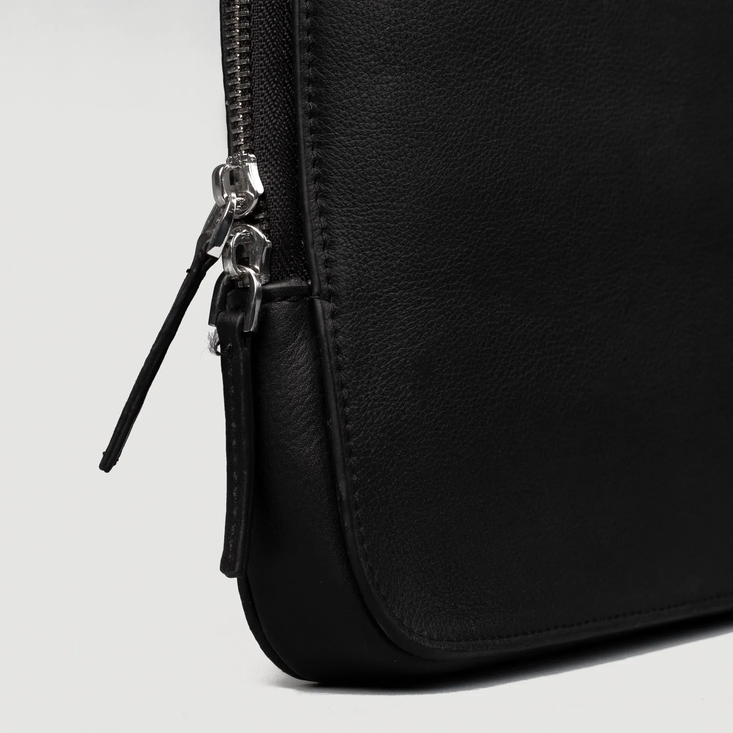 The Baxter Black Leather Laptop Sleeve