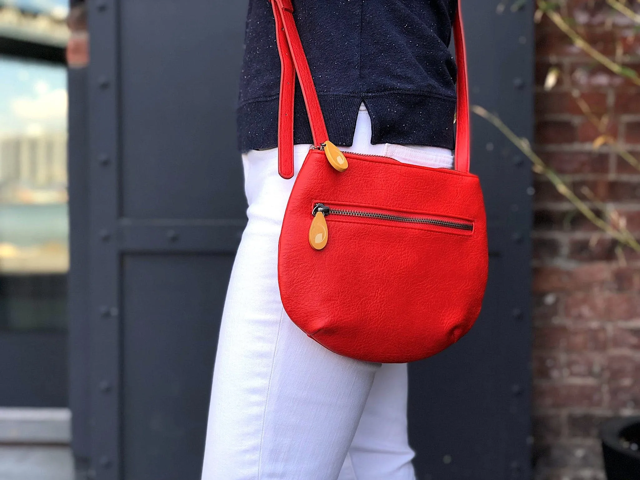 Willoughby: Eco-Chic Crossbody (Spacious, Vegan Leather, 5 Colors, Adjustable, Everyday Bag)