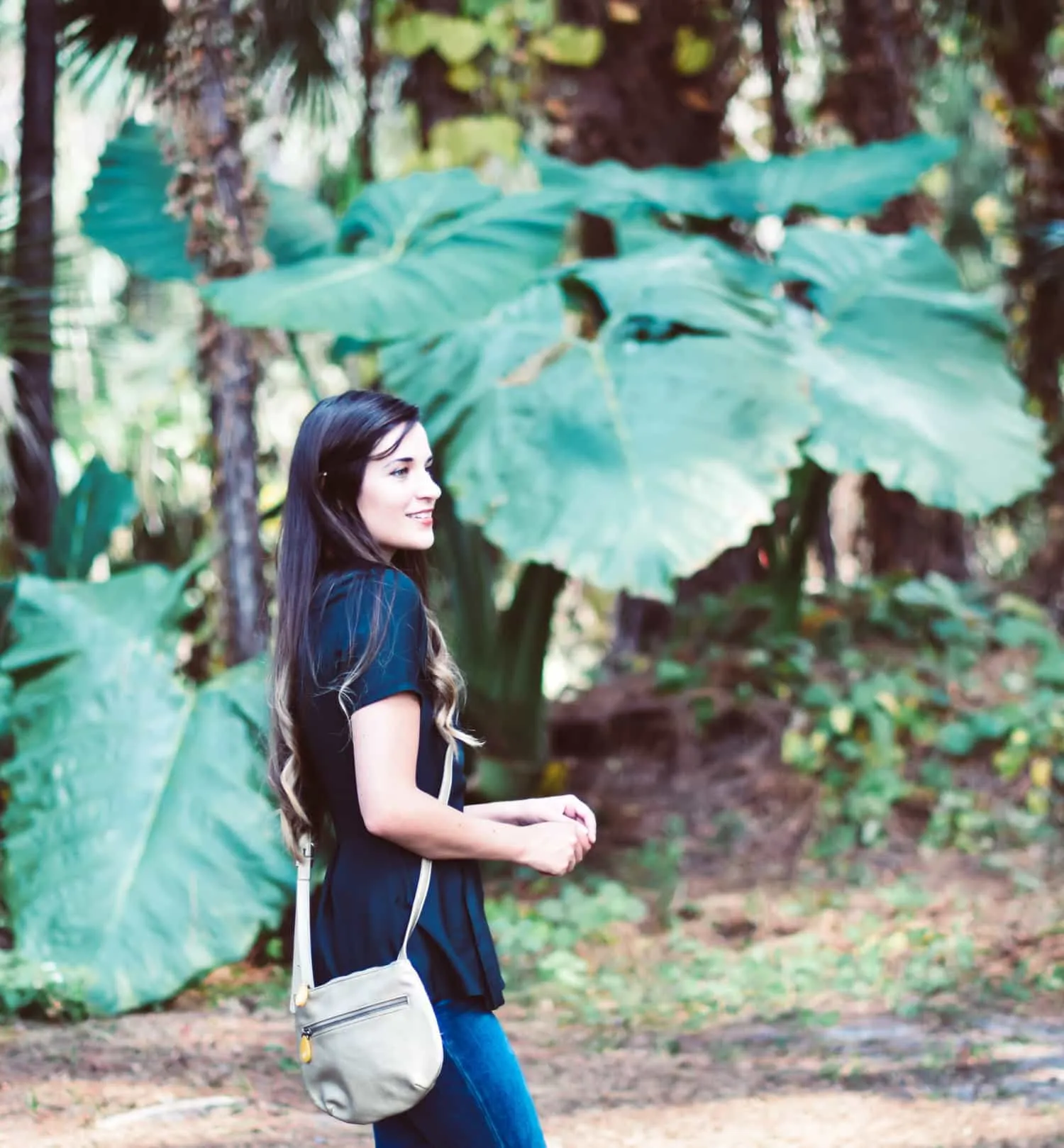 Willoughby: Eco-Chic Crossbody (Spacious, Vegan Leather, 5 Colors, Adjustable, Everyday Bag)